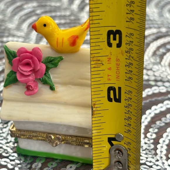 1960s Ceramic Birdhouse Trinket Box with Yellow Bird - Picture 10 of 13